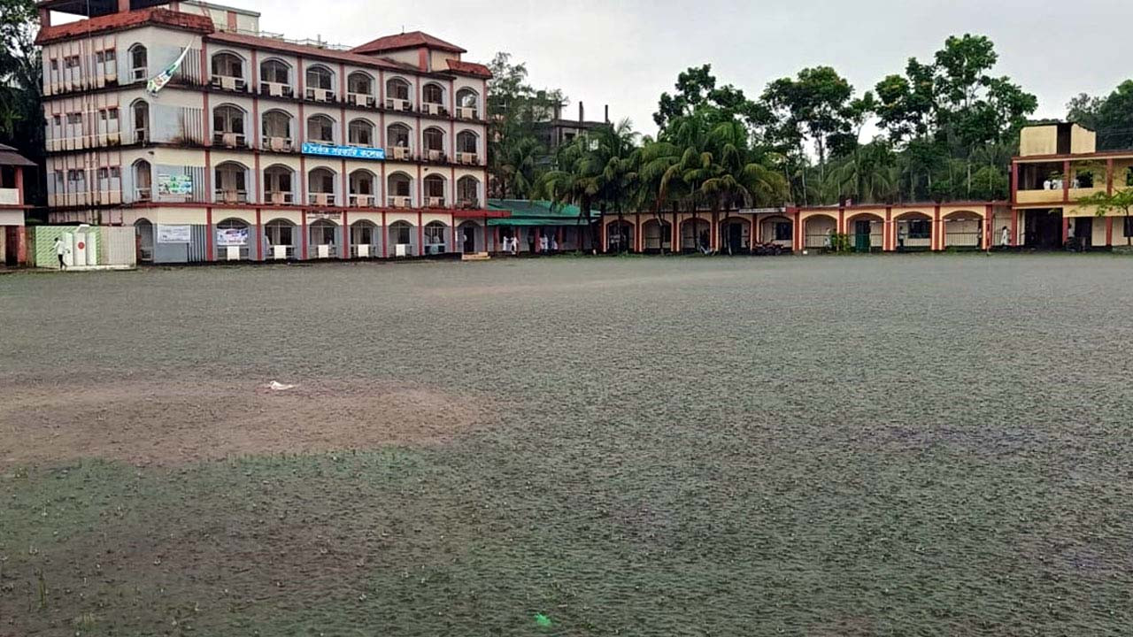 নোয়াখালীর অতিবৃষ্টির কারণে সব শিক্ষাপ্রতিষ্ঠান বন্ধ ঘোষণা