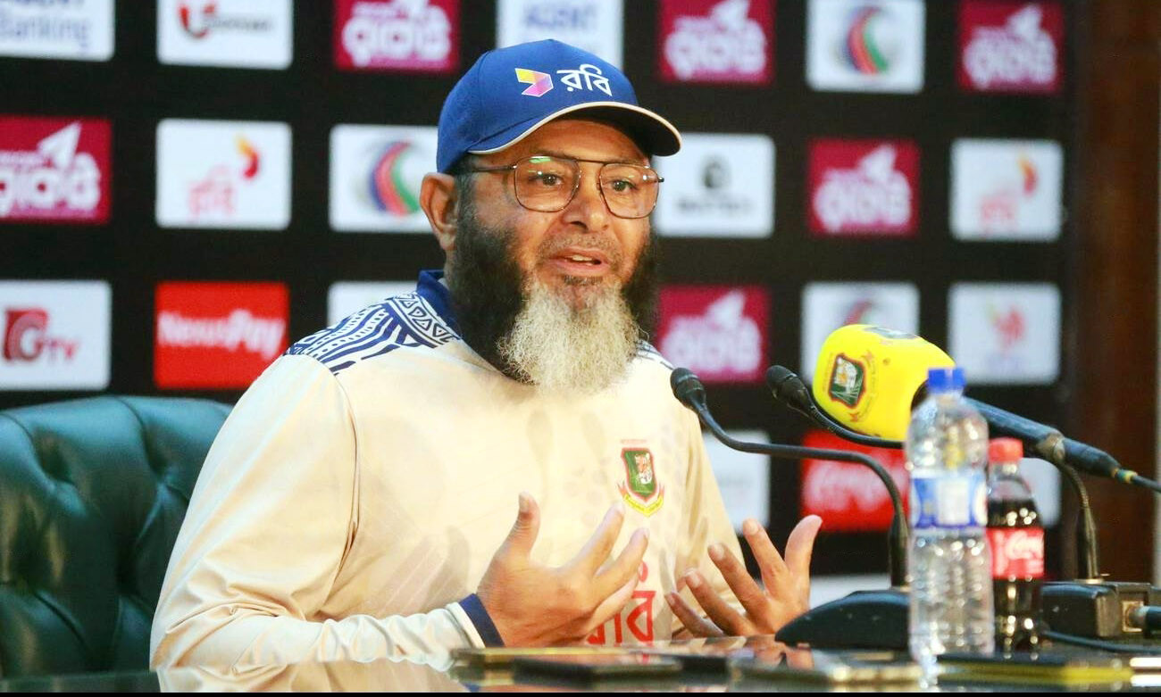 হারার ভয়েই বারবার হোঁচট খাচ্ছে বাংলাদেশ,  কোচের মন্তব্য