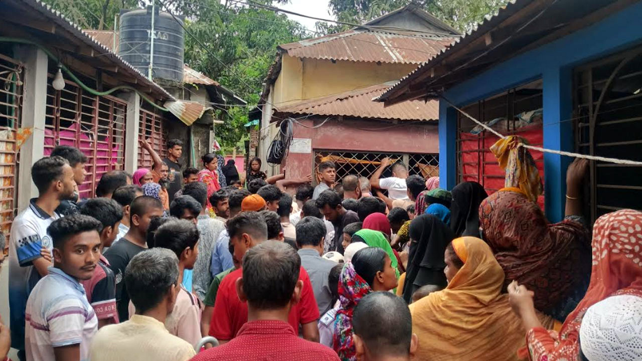 ময়মনসিংহের ভালুকায় মা ও দুই সন্তানের গলাকাটা লাশ উদ্ধার