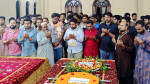 মাওলানা আবদুল হামিদ খান ভাসানীর কবর জিয়ারত এবং পুষ্পস্তবক অর্পণ করেন নাহিদ ইসলাম এবং এনসিপি নেতৃবৃন্দ ছবি: ফাইল