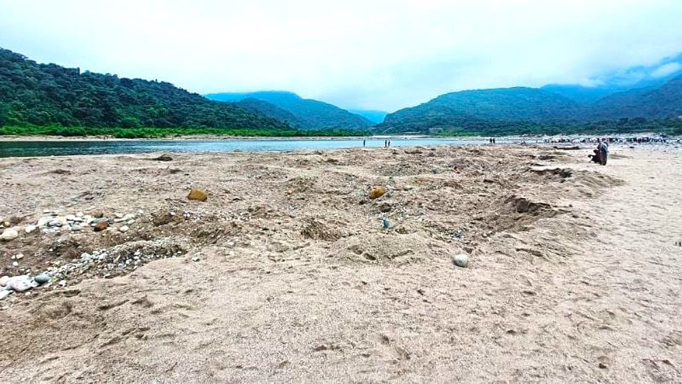 সিলেটে পাথর চুরি রোধে প্রশাসনের পাঁচ দফা ঘোষণা