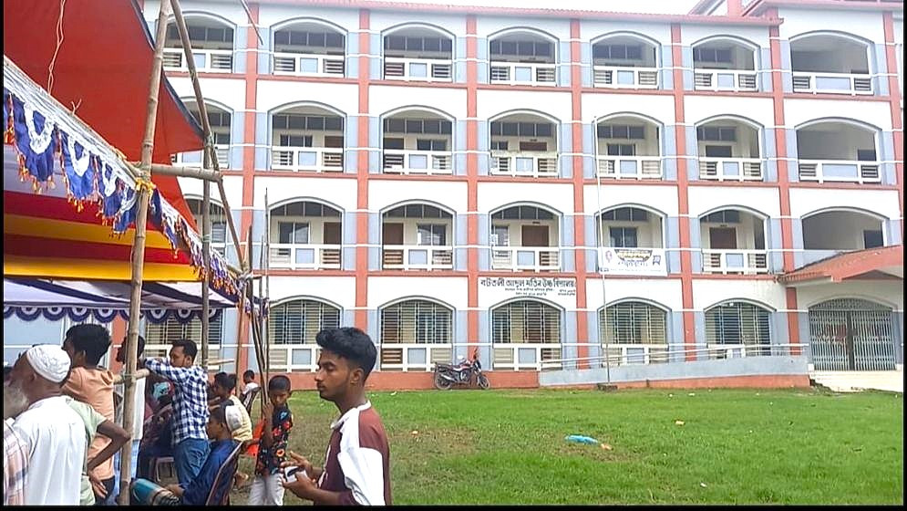 শিক্ষাপ্রতিষ্ঠানে রাজনৈতিক অনুষ্ঠান, নাঙ্গলকোটে বিতর্ক । ছবি : সংগৃহীত