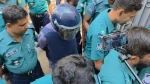 হত্যা মামলায় গ্রেপ্তার সাবেক সচিব জিয়াউল আলমকে আদালতে হাজিরের পর কারাগারে পাঠানো হয়। ছবি: সংগৃহীত