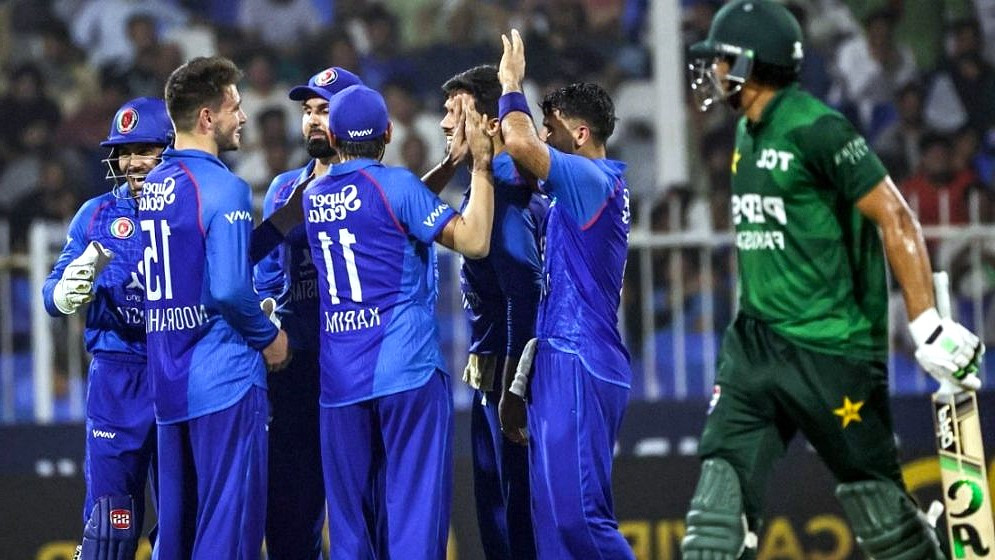 শারজাহতে ত্রিদেশীয় সিরিজে আফগানিস্তানের কাছে ১৮ রানে হেরে গেল বাবর আজমের দল। ছবি:সংগৃহীত