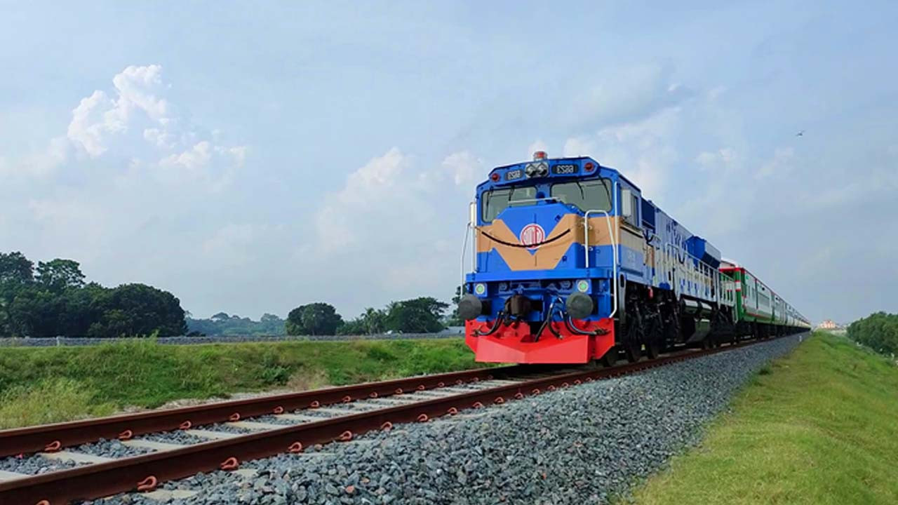 ঢাকার সঙ্গে দক্ষিণবঙ্গের রেল যোগাযোগ বন্ধ