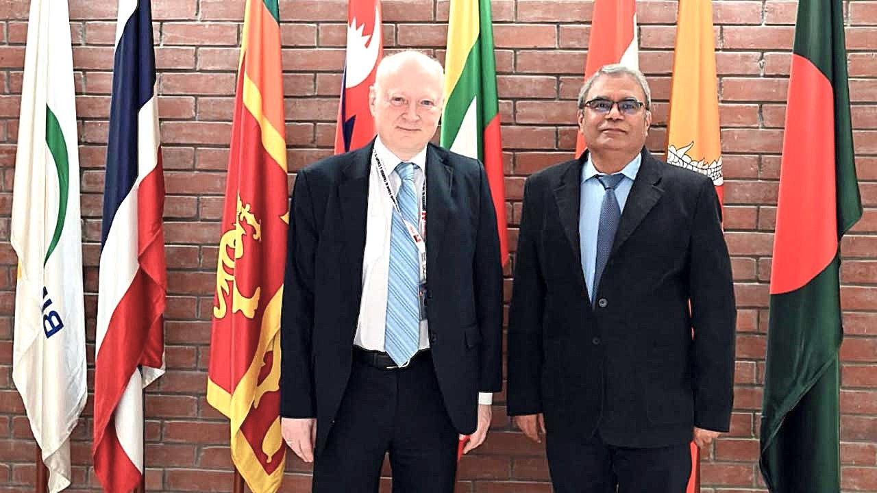 বিমসটেক মহাসচিব ইন্দ্র মনি পান্ডে ও জার্মান রাষ্ট্রদূত ড. রুডিগার লোটজের সাক্ষাৎকালীন মুহূর্ত। ছবি: সংগৃহীত