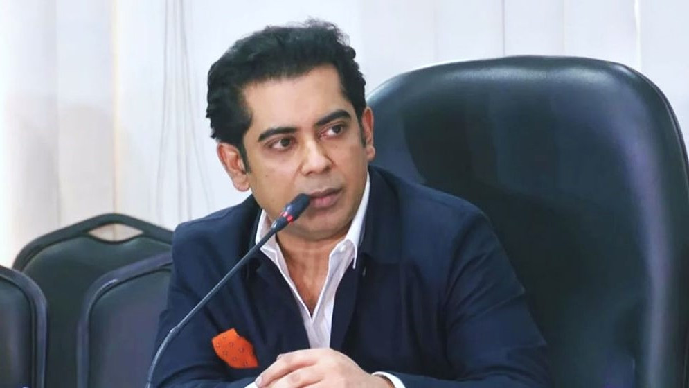 ভোলায় সংঘর্ষের পর আহত নেতাকর্মীদের খোঁজ নিচ্ছেন ব্যারিস্টার আন্দালিব রহমান পার্থ। ছবি: সংগৃহীত