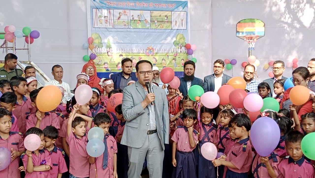 মধুপুর উপজেলার ইউএনও ও পৌর প্রশাসক মির্জা জুবায়ের হোসেন বক্তব্য রাখছেন ছবি: আজকের প্রথা