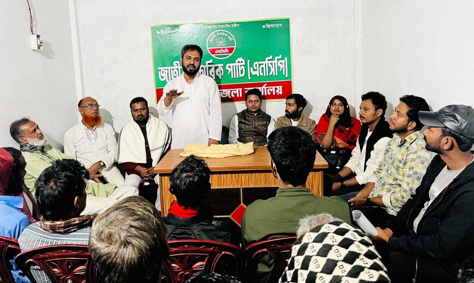 ছবি: মধুপুরে এনসিপি’র মনোনয়ন প্রত্যাশী সাইদুল ইসলাম আপন বক্তব্য দিচ্ছেন