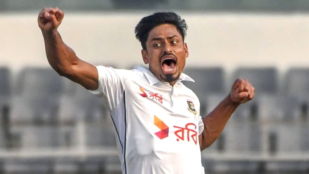 মিরপুর টেস্টে ঐতিহাসিক মাইলফলক স্পর্শের পর তাইজুল ইসলামের আনন্দ। ছবি: সংগৃহীত