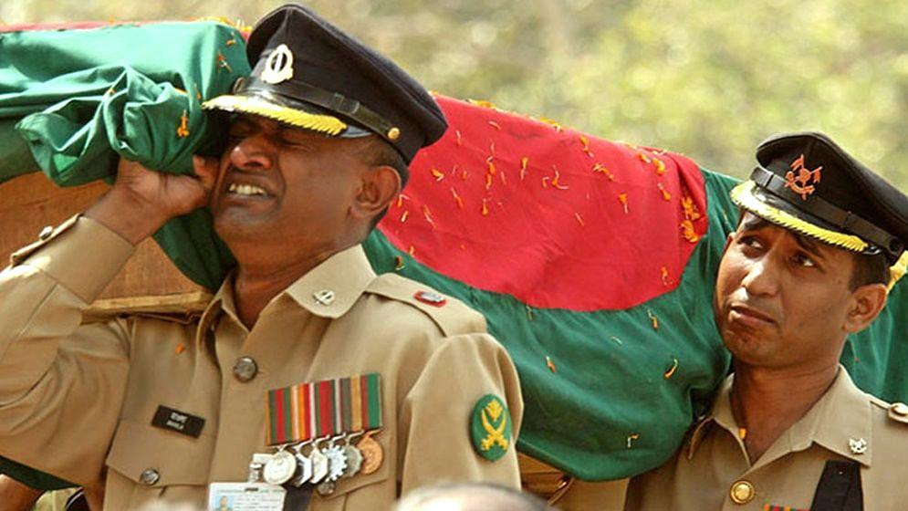 পিলখানা হত্যাকাণ্ড তদন্ত কমিশনের প্রতিবেদন দাখিল। ছবি: সংগৃহীত