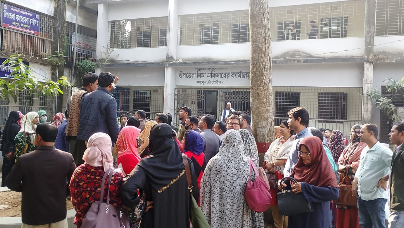 ছবিঃ আজকের প্রথা