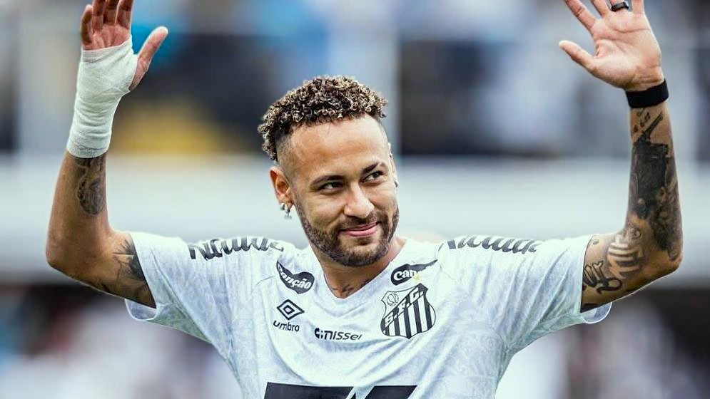 চোট নিয়েও শেষ ম্যাচে দলকে অবনমন থেকে রক্ষা করতে গুরুত্বপূর্ণ ভূমিকা রাখেন নেইমার। ছবি: সংগৃহীত