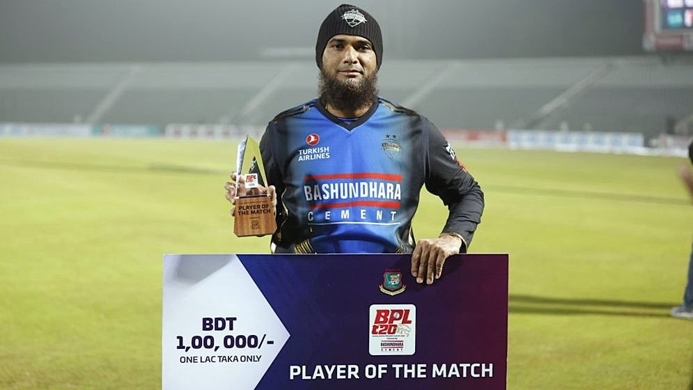 ঢাকা ক্যাপিটালসকে হারিয়ে ম্যাচ সেরা হয়ে যা বললেন মাহমুদউল্লাহ রিয়াদ