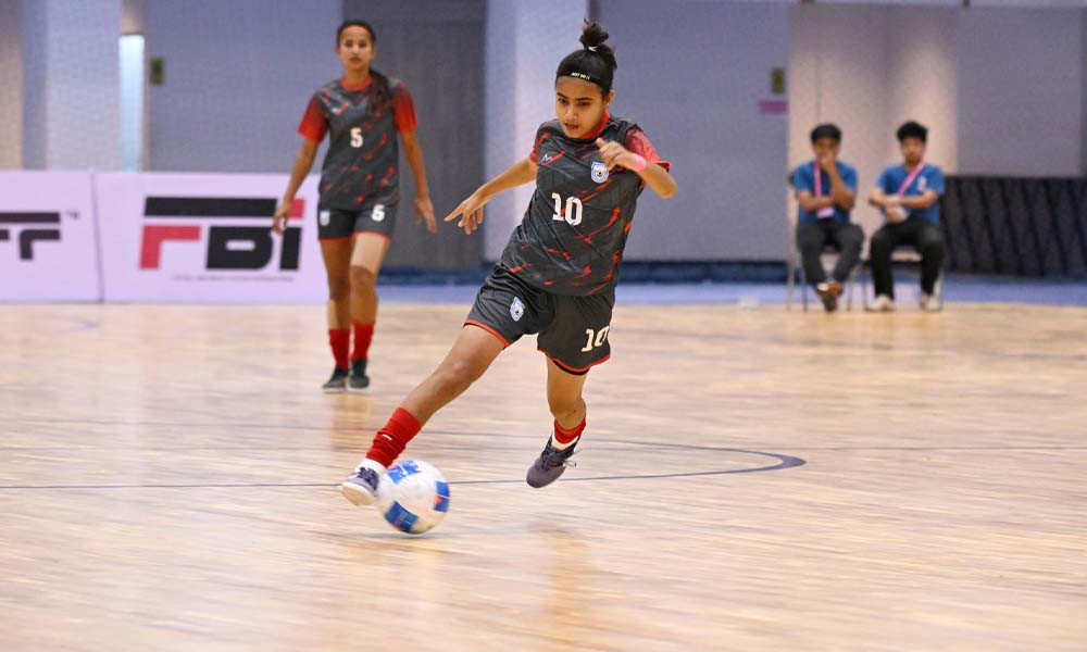 নেপালকে ৩-০ গোলে হারিয়ে মেয়েদের সাফ ফুটসাল চ্যাম্পিয়নশিপে শিরোপার দৌড়ে বাংলাদেশ। ছবি সংগৃহীত