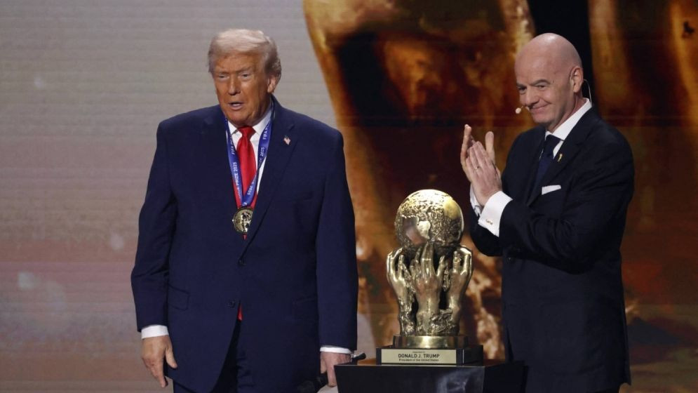 ট্রাম্পকে শান্তি পুরস্কার দেওয়া নিয়ে সমালোচনার জবাব ফিফা সভাপতির