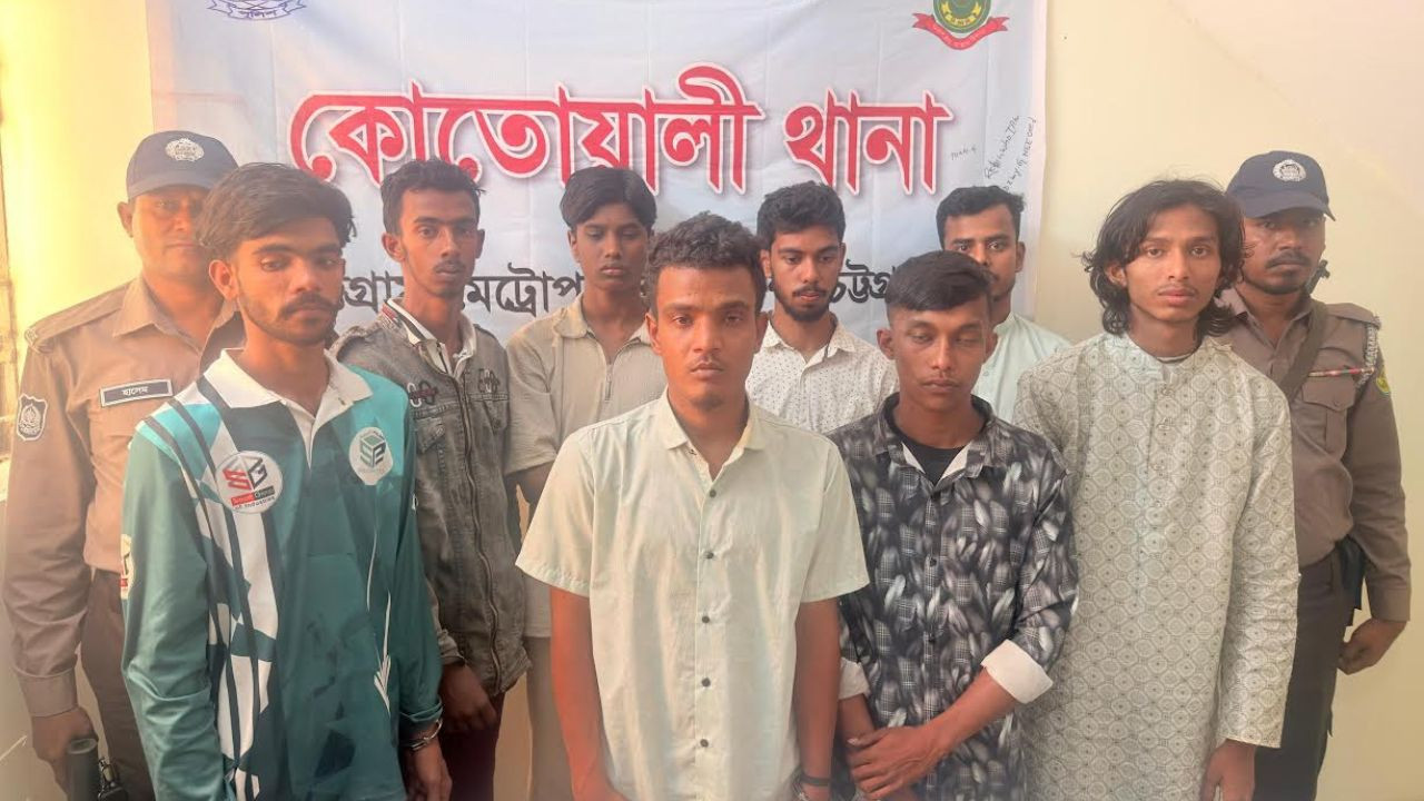 চট্টগ্রামের রিয়াজউদ্দিন বাজারে যুবলীগের ৮ নেতাকর্মী আটক